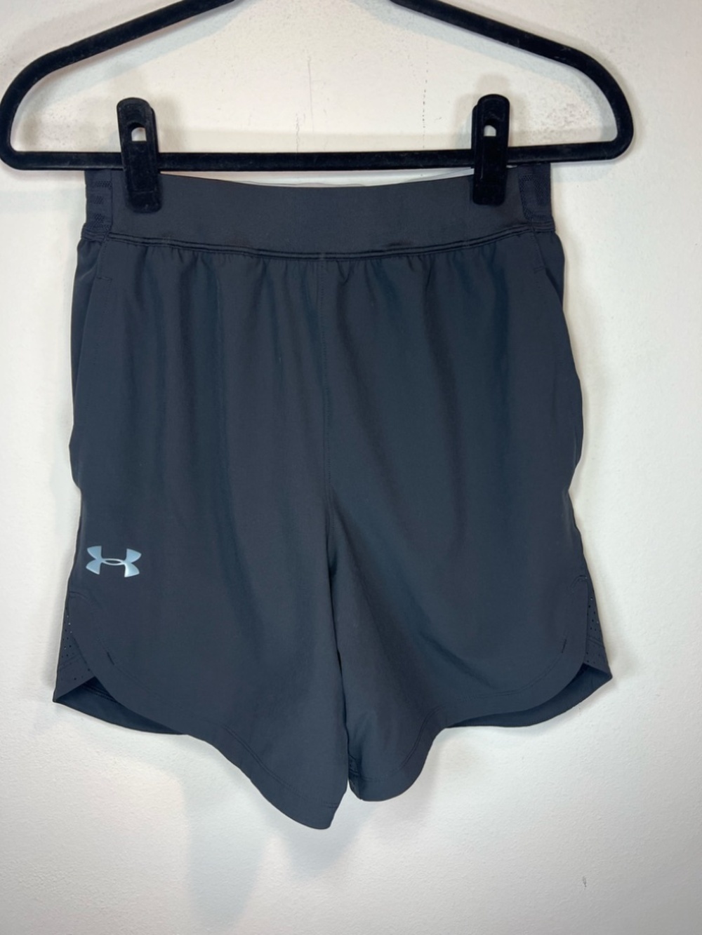 Under Armour Stretch Woven Shorts Black Lightweight Zip Pocket Athletic Sz Small